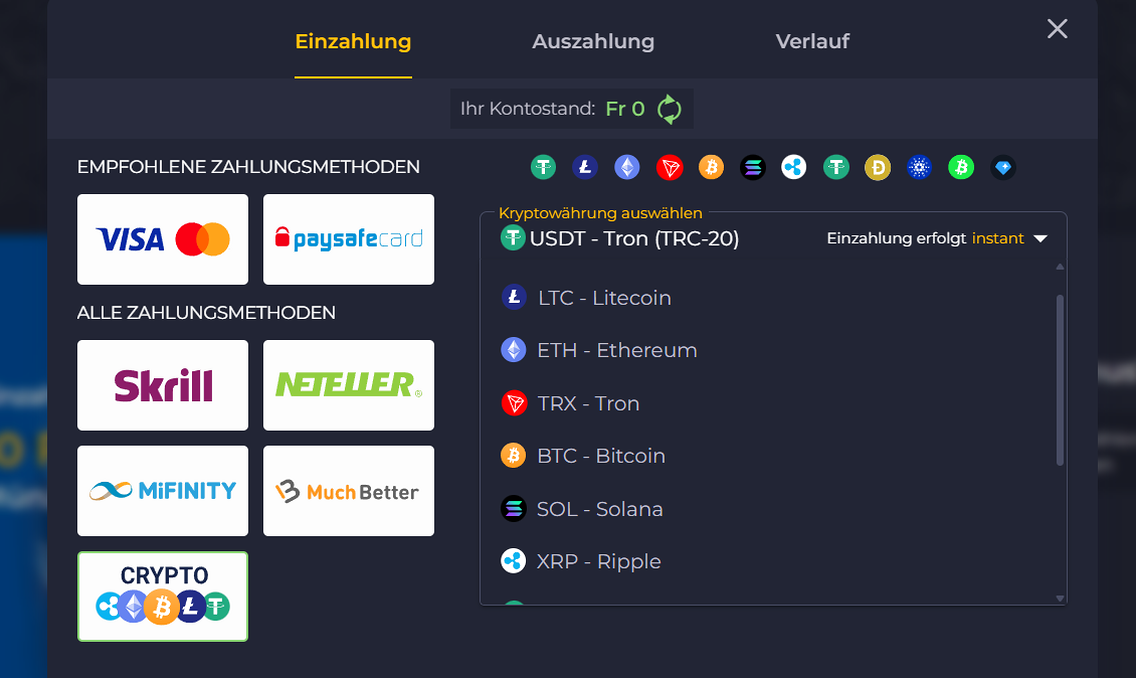 Scan des QR-Codes einer Krypto-Wallet mit der Smartphone-Kamera im Einzahlungsbereich